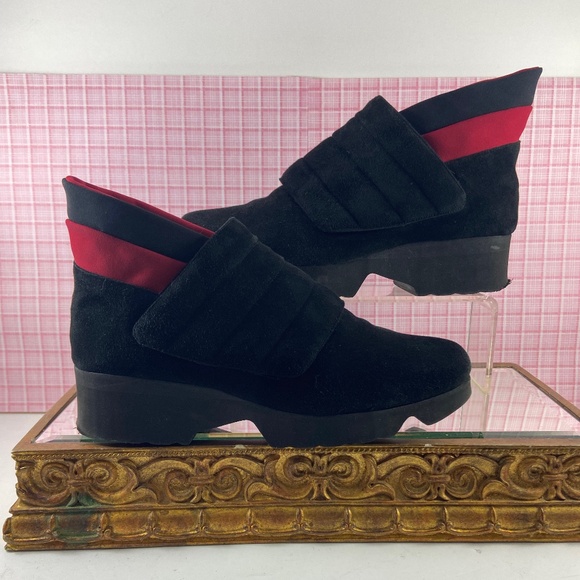 Thierry Rabotin Black and Red Suede Wedge Ankle Boots - Picture 3 of 15